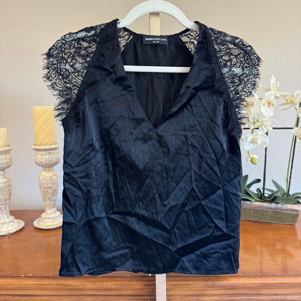 Generation Love Anya Silk V-Neck Lace Trim Top NWT Small Sold Out - Picture 2 of 5